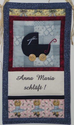 Anna Maria schläft!  Miniquilt fertig genäht