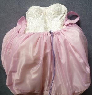 Brautgeheimnis: Wenn die Braut mal muss...im Brautkleid zur Toilette -Stoff + Nähanleitung