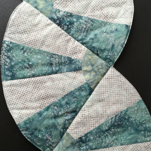 Tischläufer Batik Desdner Teller - Patchworkarbeit, fertig genäht